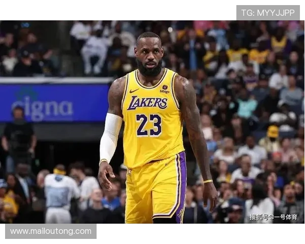 詹姆斯避谈去留笑称我很好在湖人